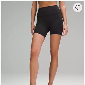 Lululemon Wunder Train High-Rise Short 6" size six black